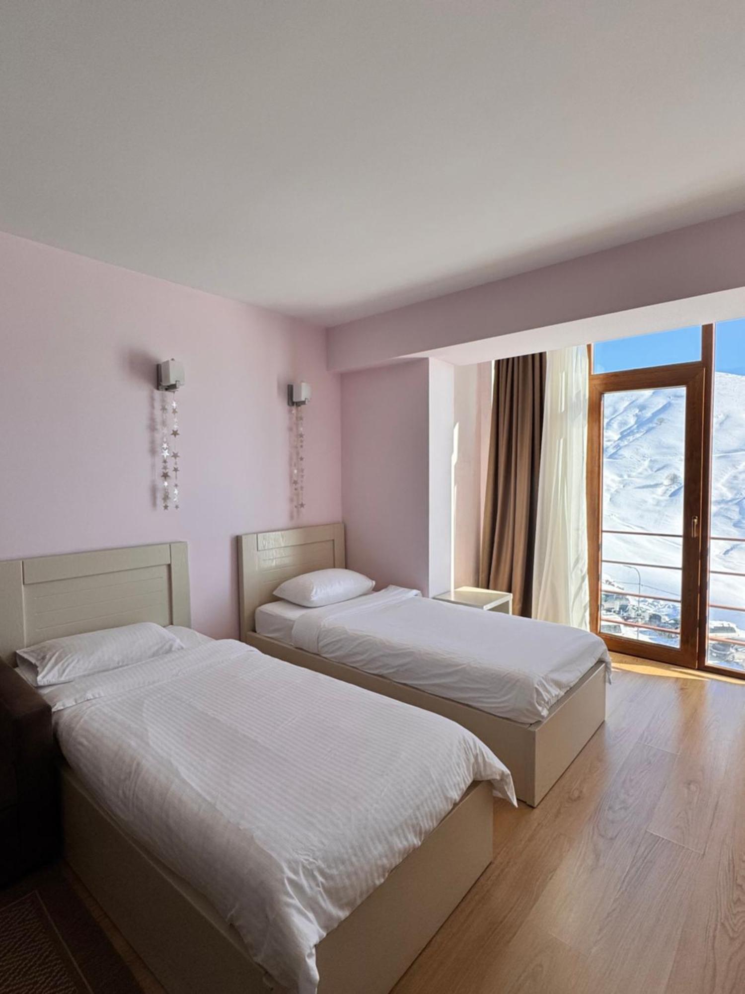 Happy Holidays Apartments In New Гудаури Экстерьер фото