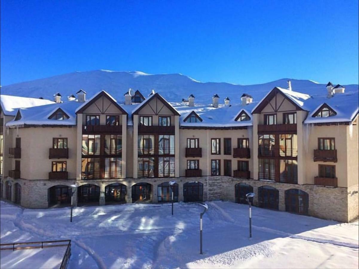 Happy Holidays Apartments In New Гудаури Экстерьер фото